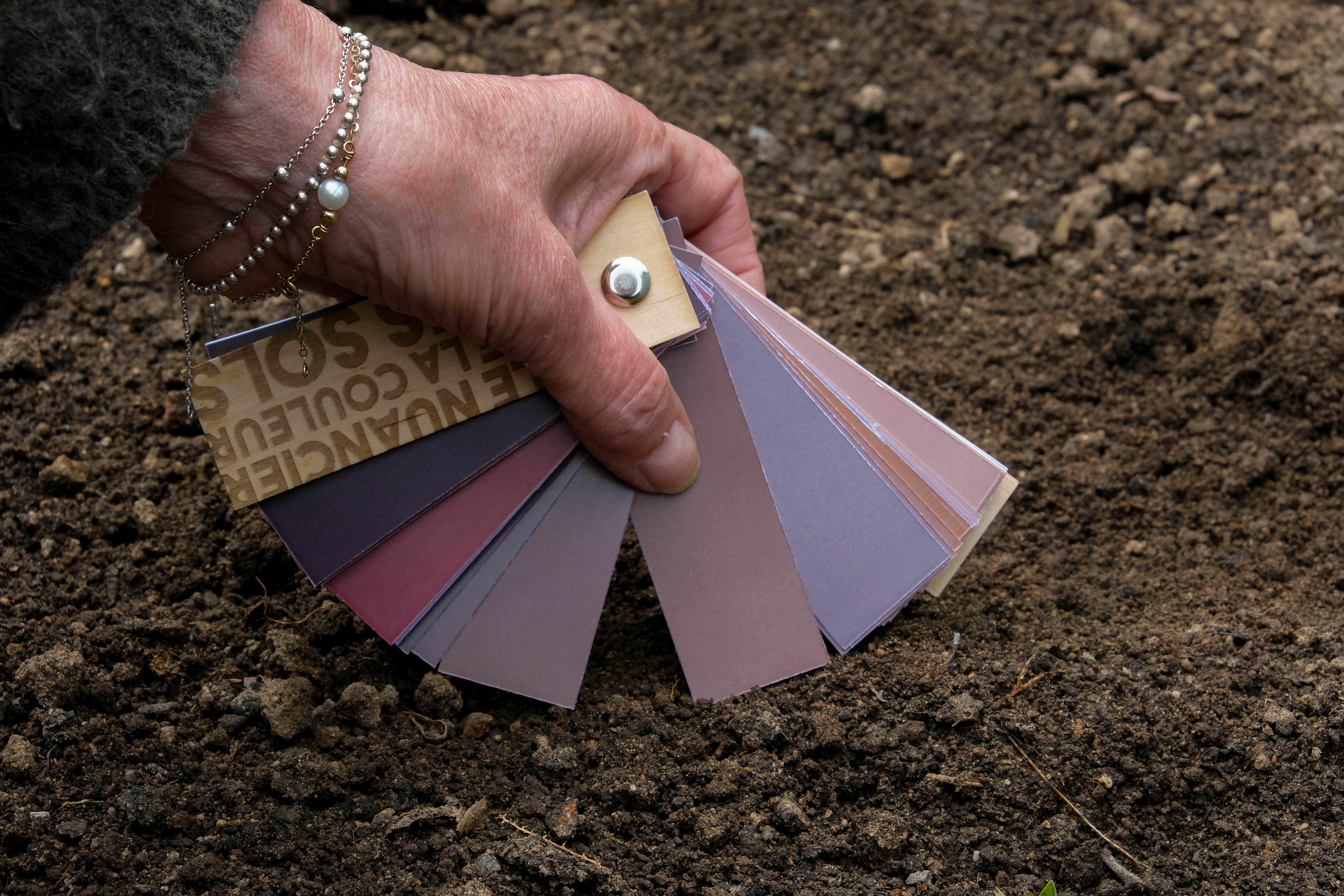 Photo du nuancier de la couleur des sols © Gabrielle Vinas